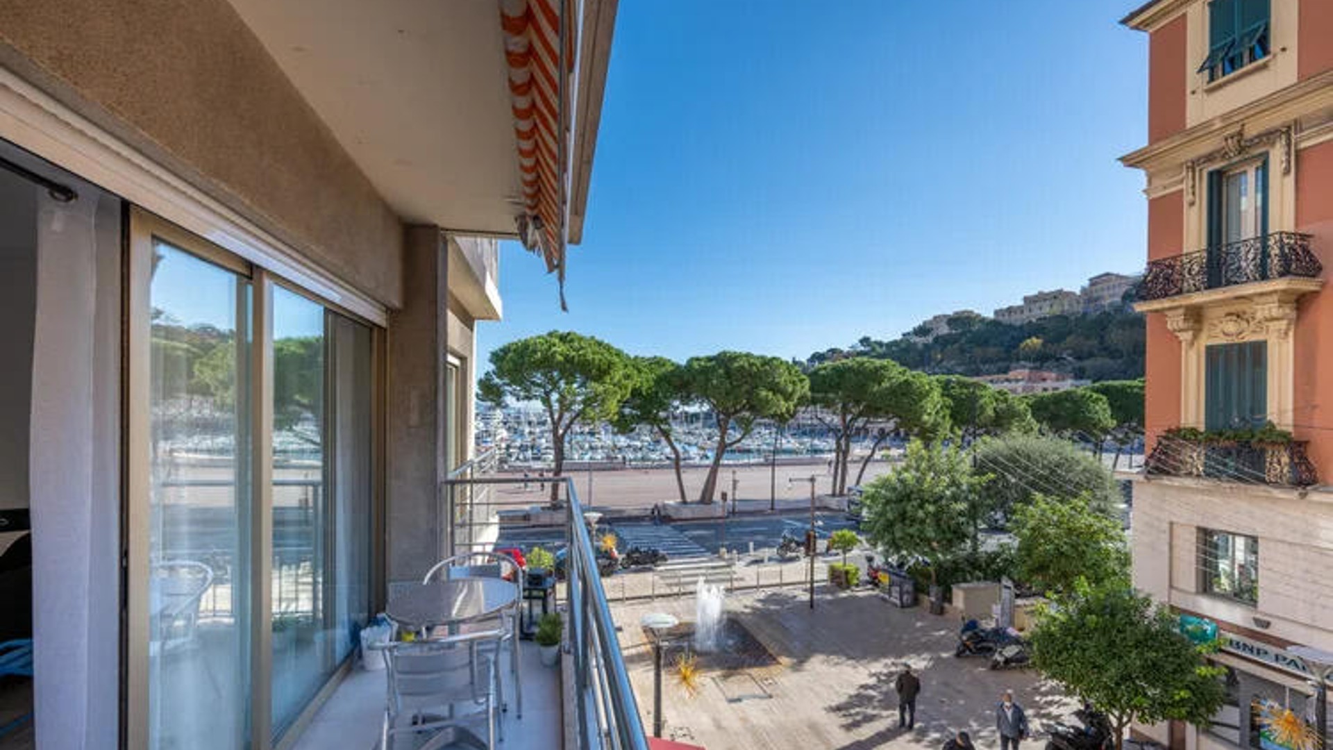 Renovated 3 Rooms in La Condamine